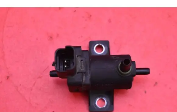 Ford Mondeo MK I Vacuum valve 9665558580