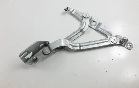 Audi A4 S4 B5 8D Tailgate/trunk/boot hinge 3B5827301A