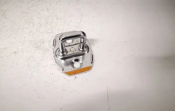 Lexus IS 220D-250-350 Front door lock loop/hook striker