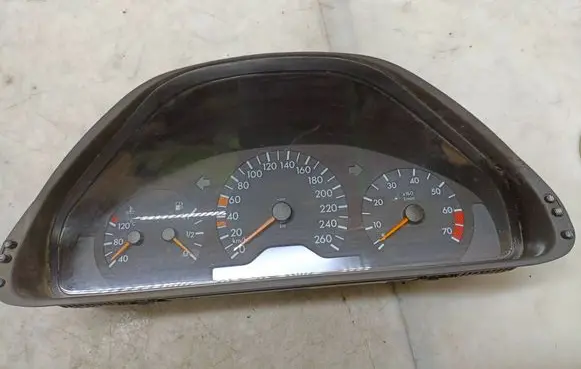 Mercedes-Benz E W210 Speedometer (instrument cluster) 2105409547 110008827009