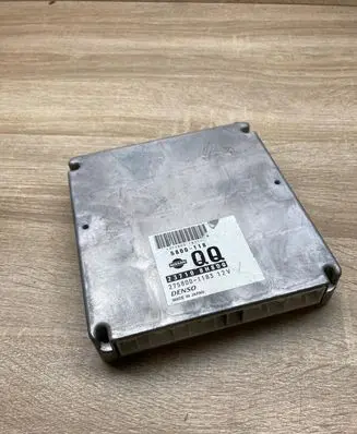 Nissan X-Trail T30 Engine control unit/module ECU 237108H800 2758001183