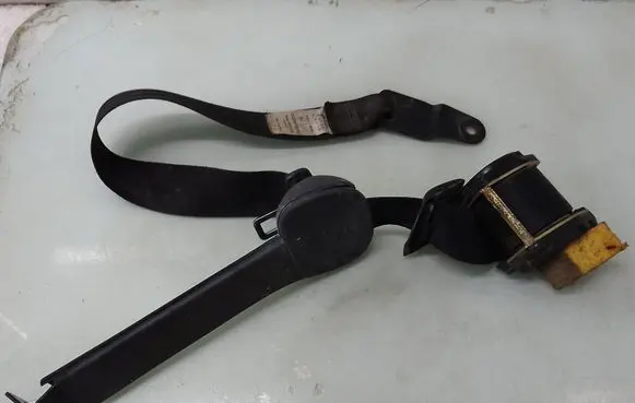 Volkswagen Transporter - Caravelle T4 Third row seat belt 703857815