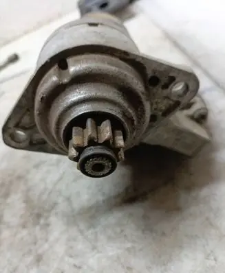 Nissan Sunny Starter motor M2T53882 233008411