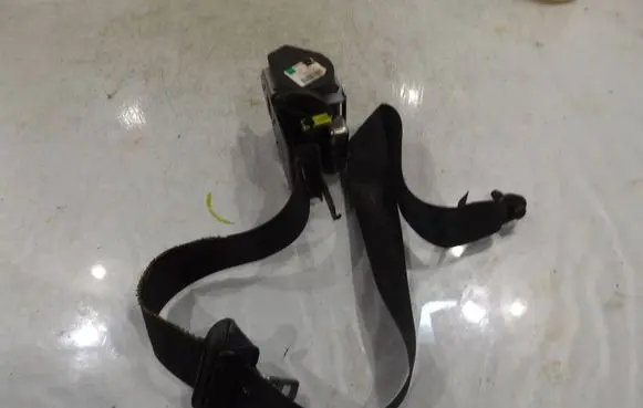 Nissan NV200 Front seatbelt
