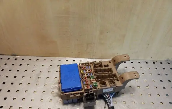 Toyota Corolla E120 E130 Fuse box set