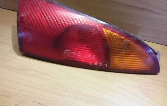 Ford Focus Rear/tail lights XS4X13404AC