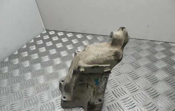 Mercedes-Benz Vito Viano W639 Engine mounting bracket A6512234404 VD16609