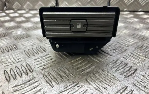 Toyota Sienna XL20 II Cup holder 55633AE010