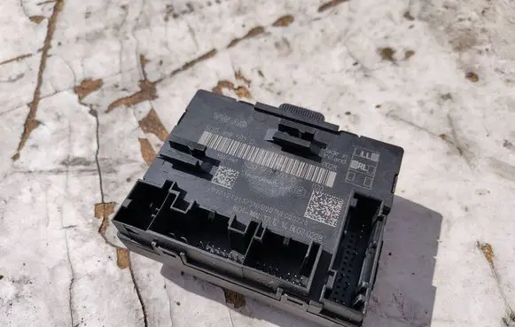 Volkswagen Golf VII Door control unit/module 5Q0959592D