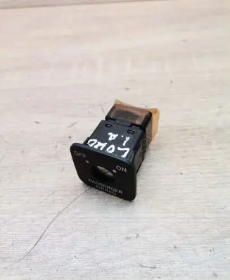 Passenger airbag on/off switch