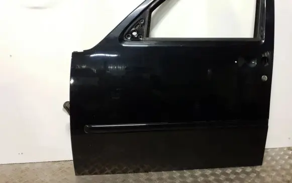 Dodge Nitro Front door