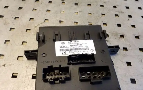 Audi Q7 4L Comfort/convenience module 4F0907279
