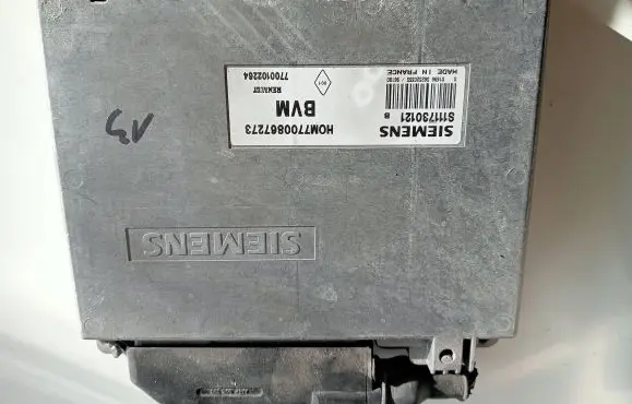 Renault Laguna I Engine control unit/module 7700102264
