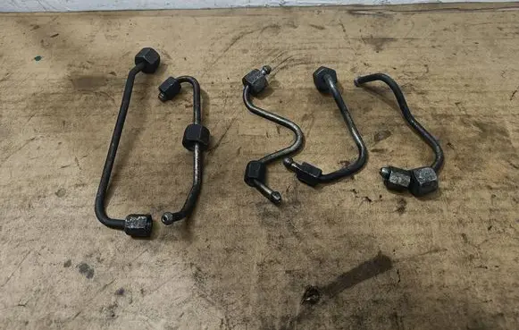 Lancia Delta III Fuel injector supply line/pipe