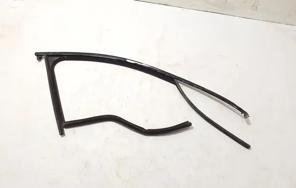 Porsche Macan (95B) Front door rubber seal 95B837432D
