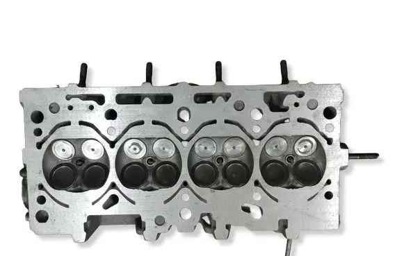 Volkswagen PASSAT B6 Engine head 06F103373