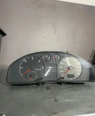 Audi A4 S4 B5 8D Speedometer (instrument cluster) 8D0919033A AU0004002