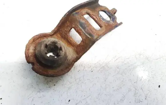 Radiator mount bracket