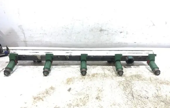 Volvo XC70 Fuel main line pipe 