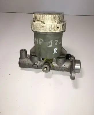 Mitsubishi Pajero Master brake cylinder