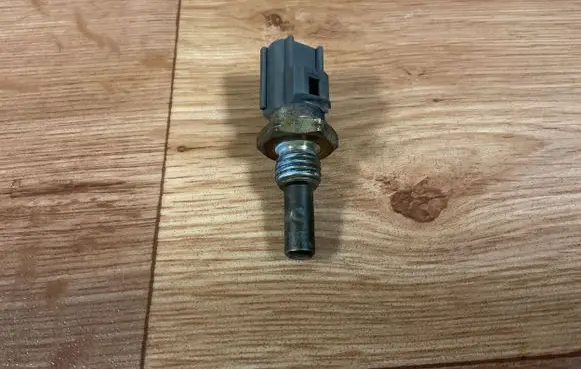 Volvo V70 Coolant temperature sensor 8653103
