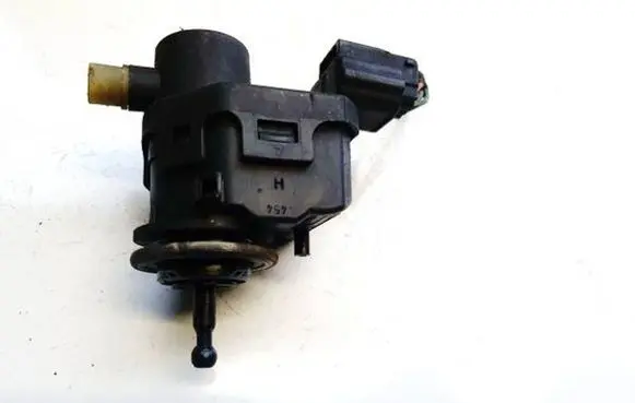 Headlight level adjustment motor