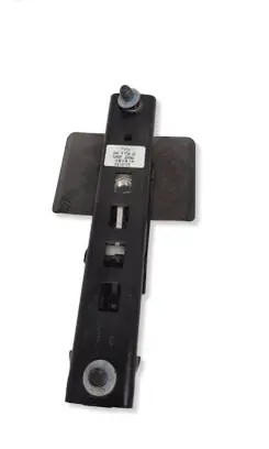 Ford Focus Seat belt height adjuster AM51611C46AC 080314 616140101E