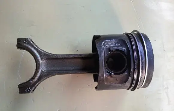 BMW 5 E60 E61 Piston with connecting rod 0840BB