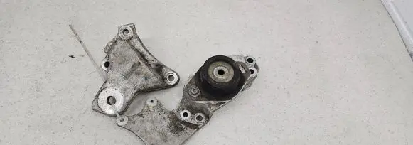 Citroen C5 Engine mounting bracket 96413335780