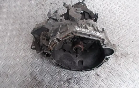 Nissan Qashqai Manual 5 speed gearbox TL4120