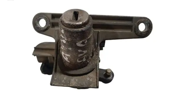 Audi A4 S4 B5 8D Tailgate exterior lock 8D9827573A