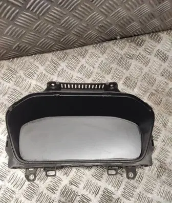Volvo XC40 Speedometer (instrument cluster) 32320737