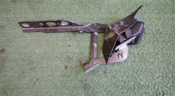 Peugeot 3008 III Engine bonnet/hood hinges