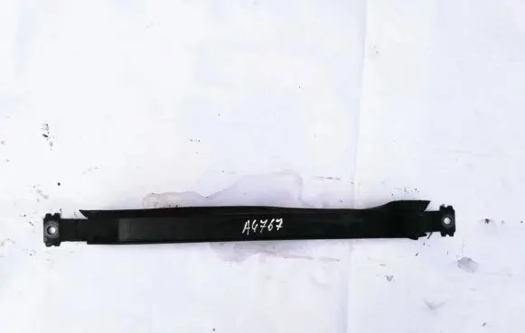 Fuel tank mounting bracket