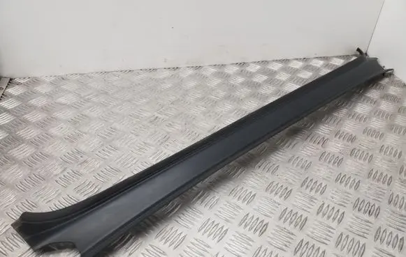Audi A3 S3 8P Wiper trim 8P3827229A
