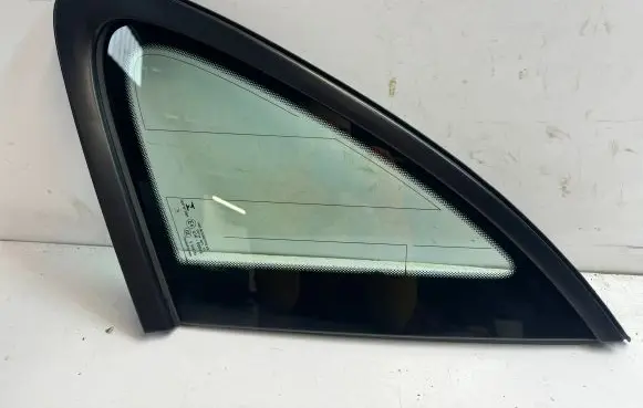 Porsche Macan (95B) Rear side window 95B845298