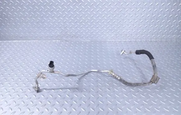 Land Rover Defender Air conditioning (A/C) pipe/hose L8B219E932BC LR131141