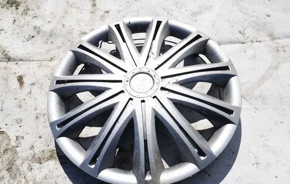Ford Sierra R13 wheel hub/cap/trim 