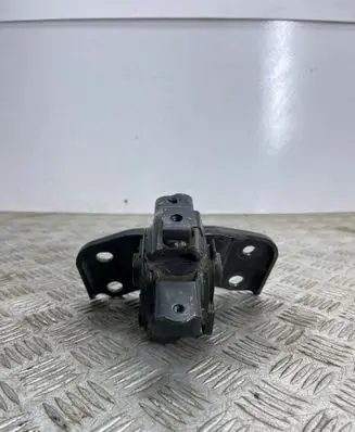 Lexus CT 200H Gearbox mount AVA3273
