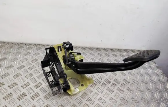 BMW X5 F15 Brake pedal 6856422