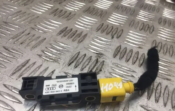 Audi A3 S3 8P Airbag deployment crash/impact sensor 4B0959643E 11041