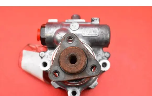 BMW 5 E60 E61 Power steering pump 676619001