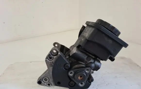 BMW 3 E46 Power steering pump 2247556 32422247556