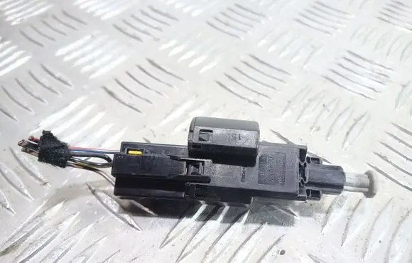 Opel Zafira A Brake pedal sensor switch 09132299