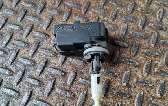 Volkswagen Golf VII Headlight level adjustment motor 5G0941295A