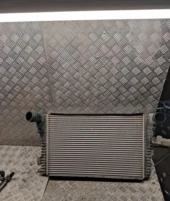 Volkswagen Caddy Intercooler radiator 1k0145803bm