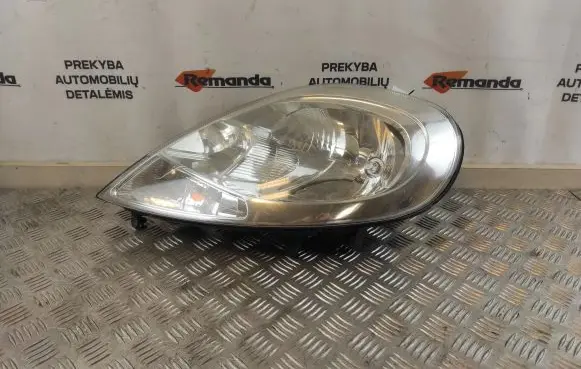 Opel Vivaro Headlight/headlamp 8200701354 93859829