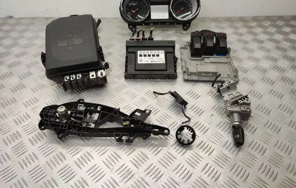 Opel Astra K Engine ECU kit and lock set 12700217 39153199 39200796