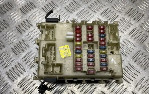 Nissan Almera Tino Fuse box set PPT30M10 PPT50M10