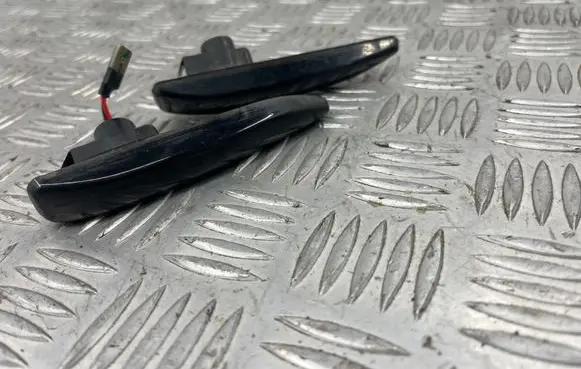 BMW 7 E65 E66 Front fender indicator light 